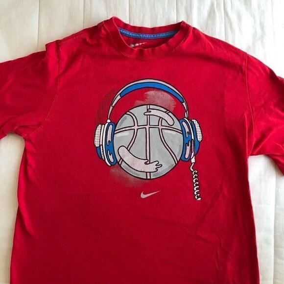 Nike boys athletic T-shirt size XL - Picture 1 of 2